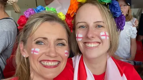 Laura Nuttall and mum Nicola at Wembley