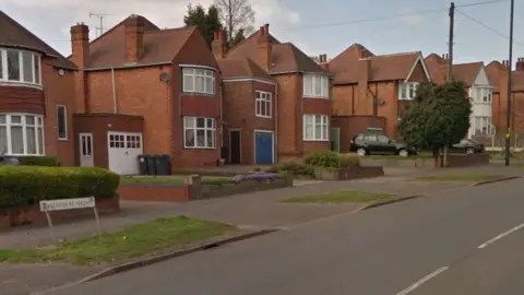 Google Alcester Road South, Maypole
