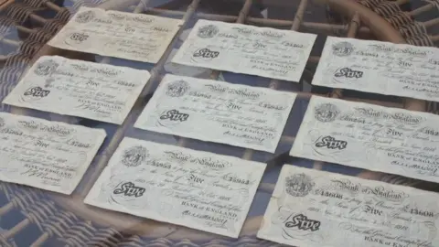 Channel 5/PA The nine banknotes,
