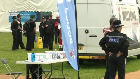 BBC Police officers being briefed