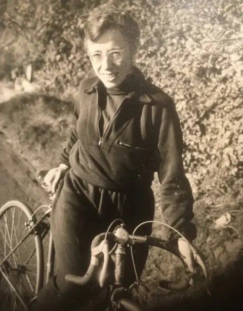 iSabel Woods Isabel Woods on bike