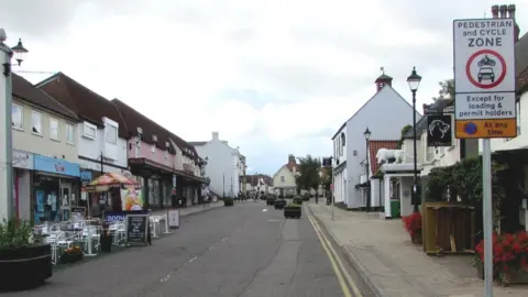 Jaggery/Geograph Thornbury High Street