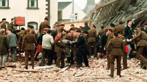 PACEMAKER Soldiers and civilians help survivors