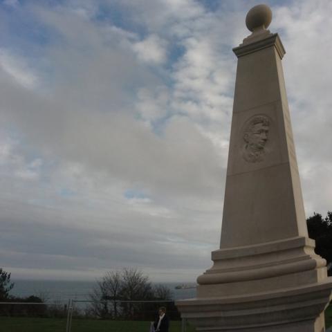 Buxton anti-slavery monument unveiled in Weymouth - BBC News