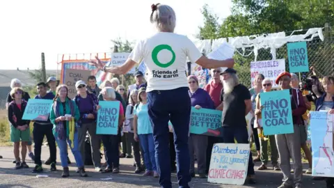 PA Media Protest outside the planned site