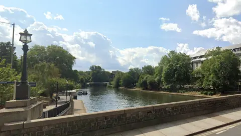 Google Maidstone Bridge in the town centre