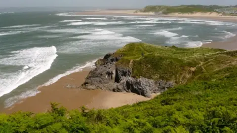 Graham Taylor/Geograph Broughton Bay