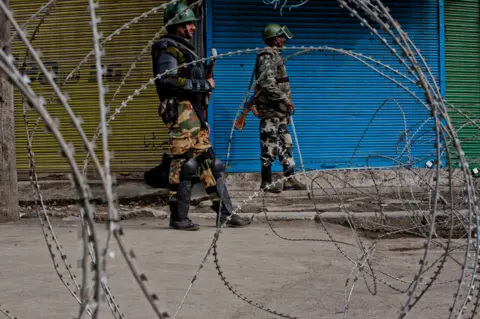 Getty Images Soldiers in Kashmir