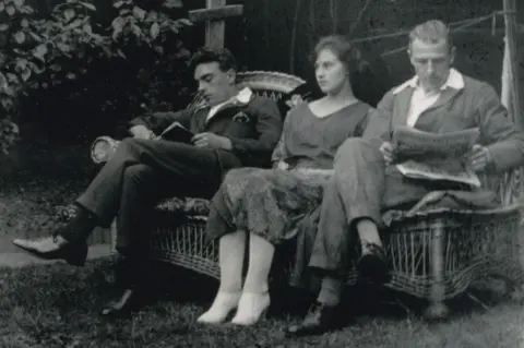 René Weis Freddy, Edith, Percy, 10 July 1921, 41 Kensington Gardens, Ilford