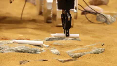 Mars rover aims to grab a piece of history - BBC News