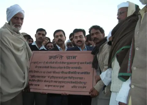 Sachin Kumar Presentation of memorial stone to the village