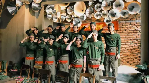 Cong Coffee Staff of Cong Coffee