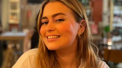 Libby Holmes Libby Holmes