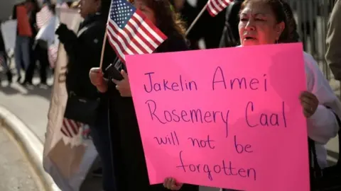 Reuters People hold a protest rally in El Paso, the US, following the death of Jakelin Caal. Photo: 15 December 2018