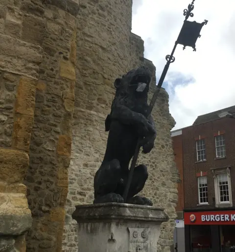 BBC Bargate lion