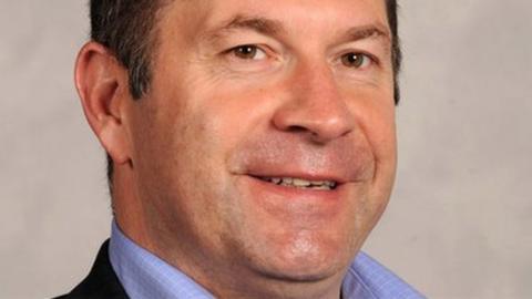 Kate Josephs: Sheffield Council boss 'must stand down' - BBC News