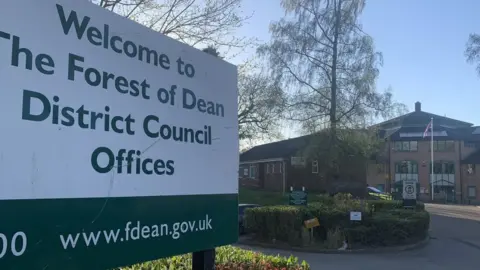 Carmelo Garcia/LDRS Photo of exterior of The Forest of Dean District Council Offices
