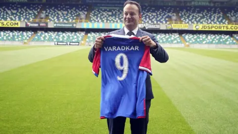 Niall Carson Varadkar at Windsor park