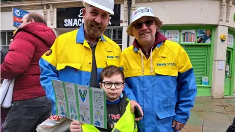 Dan Parker/ Community Union Tata protestors