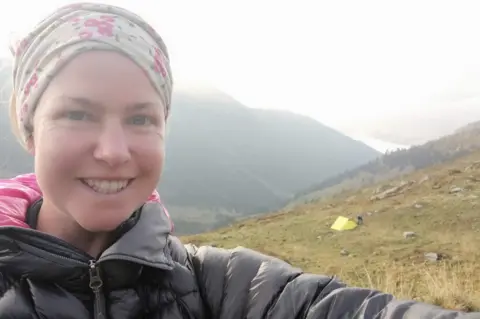 Esther Dingley Esther takes a selfie