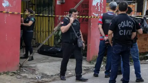 Brazil violence Gunmen kill 11 people in bar in Bel m