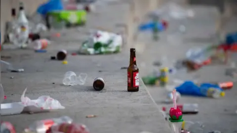 Matthew Horwood Cardiff Bay litter