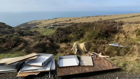 IOM CONSTABULARY Fly tipping at Eairy Cushlin