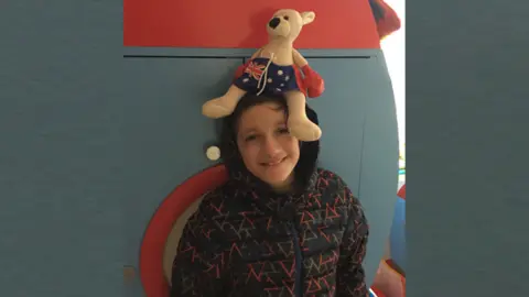 Gilda Fawkes George Fawkes with Kangaroo's cousin