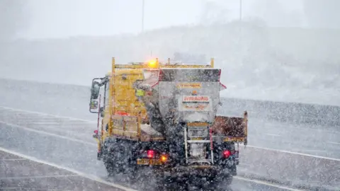 Press Eye Gritter salting the M1 motorway