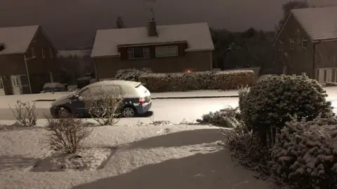 Henny Janley/BBC Weather Watchers snow in paisley