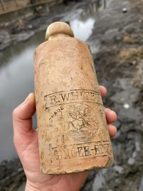 Anna Borzello R White's ginger beer bottle