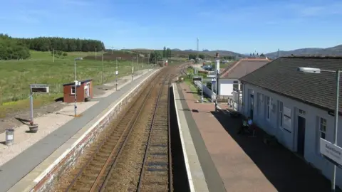 Scott Cormie/Geograph dalwhinnie station