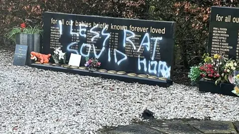 Fife Jammers  graffiti at Dunfermline cemetery