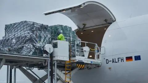 Lufthansa Lufthansa loads fresh food for the UK