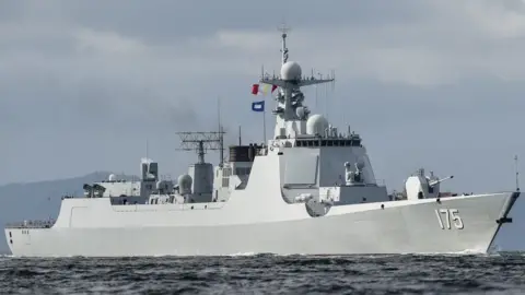 AFP Chinese Type 052D destroyer off Hong Kong, 7 Jul 17