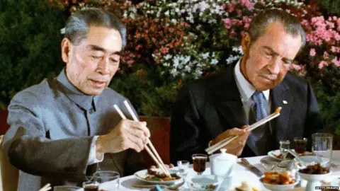 Getty Images Richard Nixon eats dinner with Chinese Premier Zhou Enlai