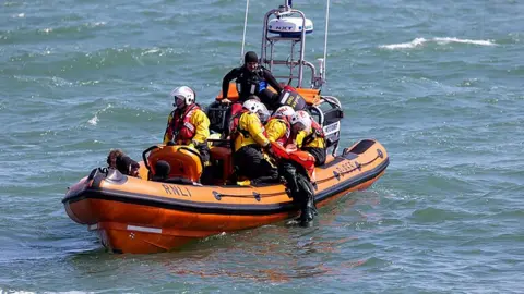 PA/RNLI Channel rescue