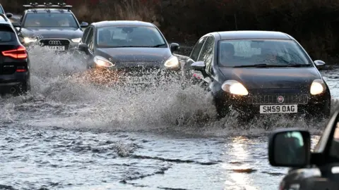 Getty Images Cars in on the A921