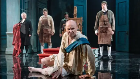 Manuel Harlan Mark Gatiss (centre) in The Madness of George III