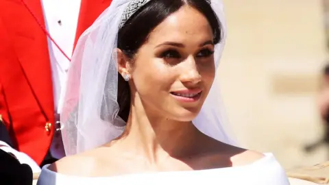 PA Meghan Markle's boat neck dress