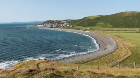 Ian Capper | Geograph Tan-y-Bwlch beach