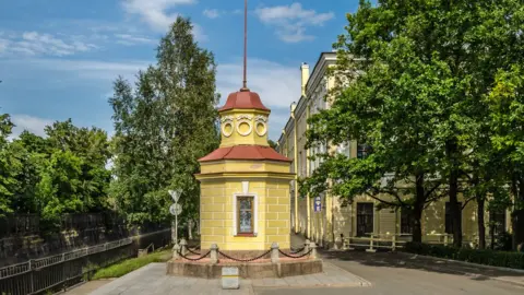 Wikimedia Commons/Alex Fedorov The Kronstadt tide gauge