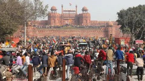 EPA Protesters broke through security at the Red Fort