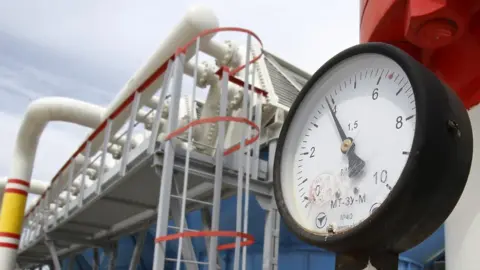 Reuters Pressure gauge, Mryn, Ukraine