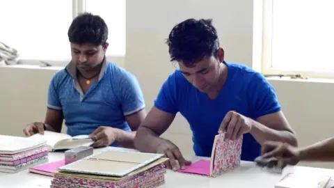 Kapdaa Workers at Kapdaa