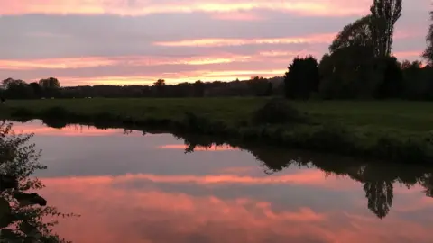 Richard Kitson Sunset over Oxford Canal at Somerton