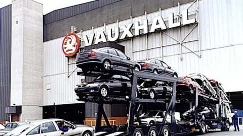 Vauxhall Vauxhall factory in 1996