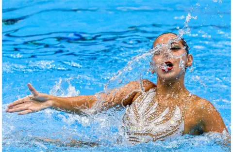 Mondadori Portfolio/Getty Images Nadine Barsoum of Egypt performing in the water.