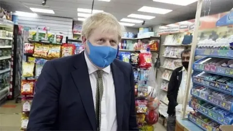 Andrew Parsons Media Boris Johnson wearing face mask