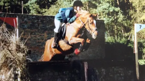 Niki Jones Niki Jones